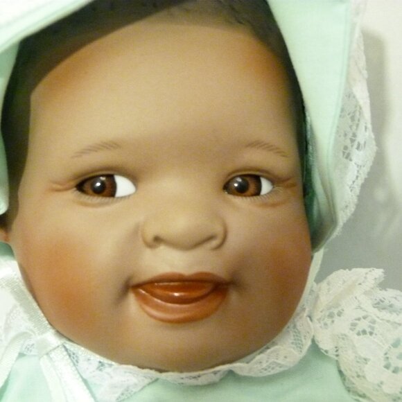 Yolanda Bello "Shawna" African American Porcelain Doll: Ashton Drake Galleries - Picture 11 of 12